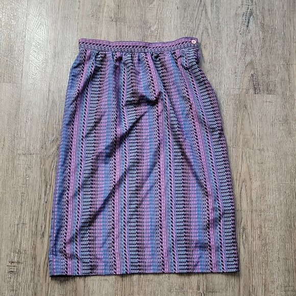 MJ Concepts in Sportswear Classy Vintage Skirt ~ Sz 11 ~ Knee Length ~ Purple - Picture 1 of 4